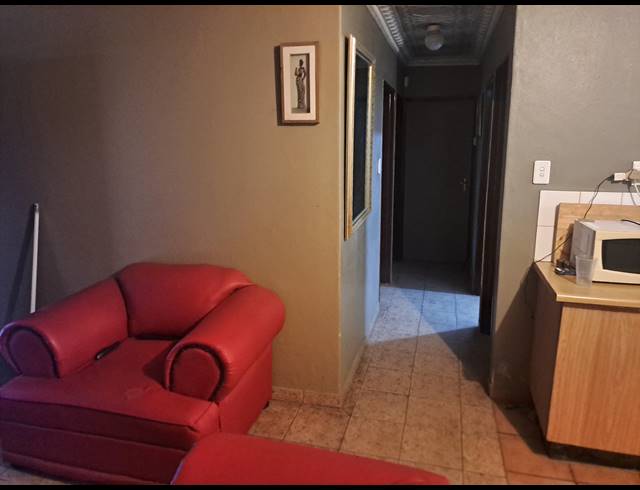 3 BEDROOM HOUSE FOR SALE IN BOITEKONG